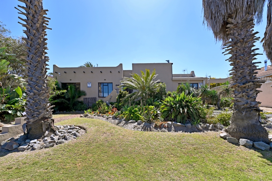 6 Bedroom Property for Sale in Welgelegen Western Cape